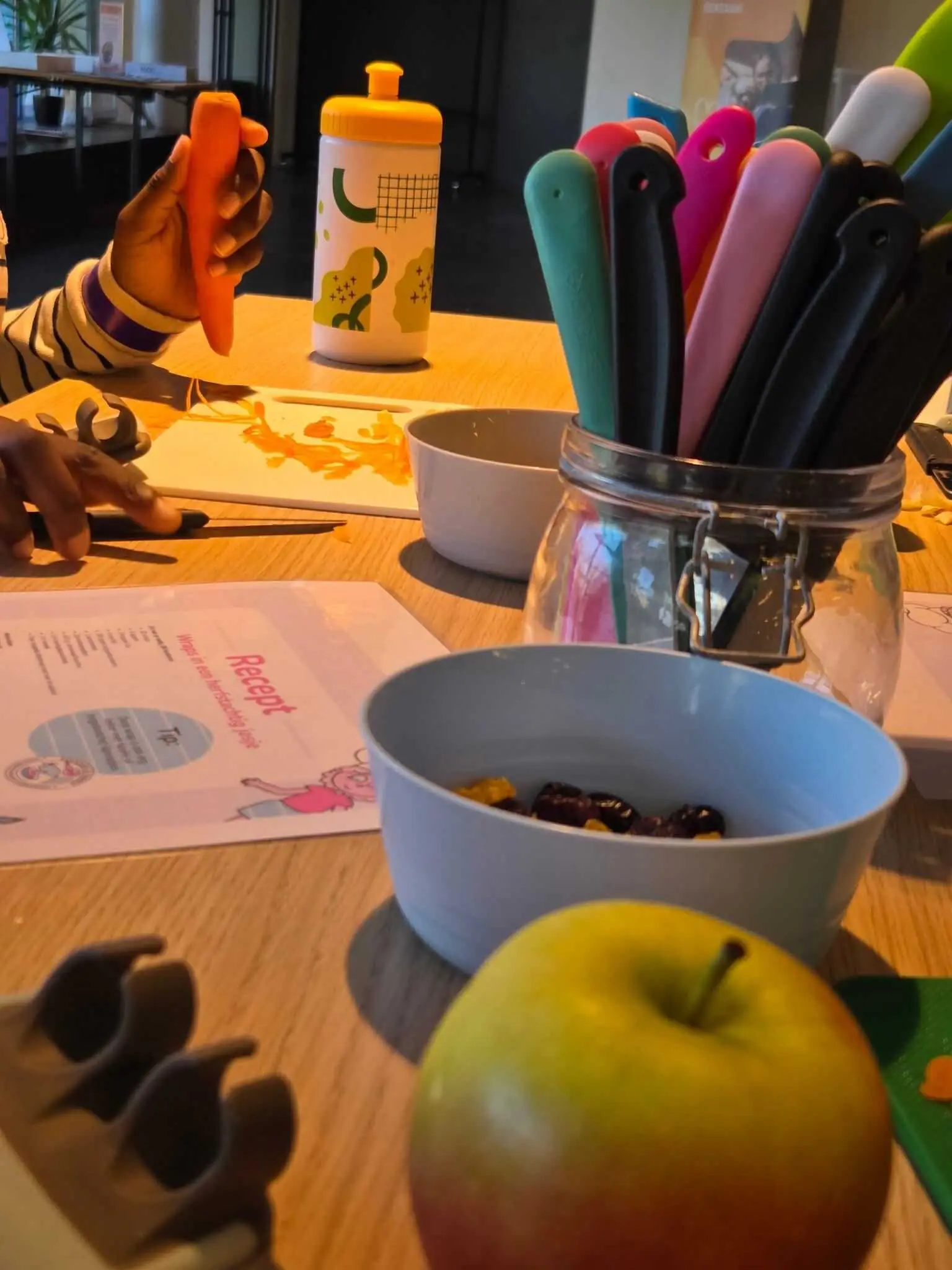 Kinderen die actief meedoen aan een Foodies & Family lespakket op de basisschool